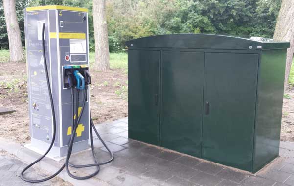 Staka Buitenkasten voor snellaadstations Fastned